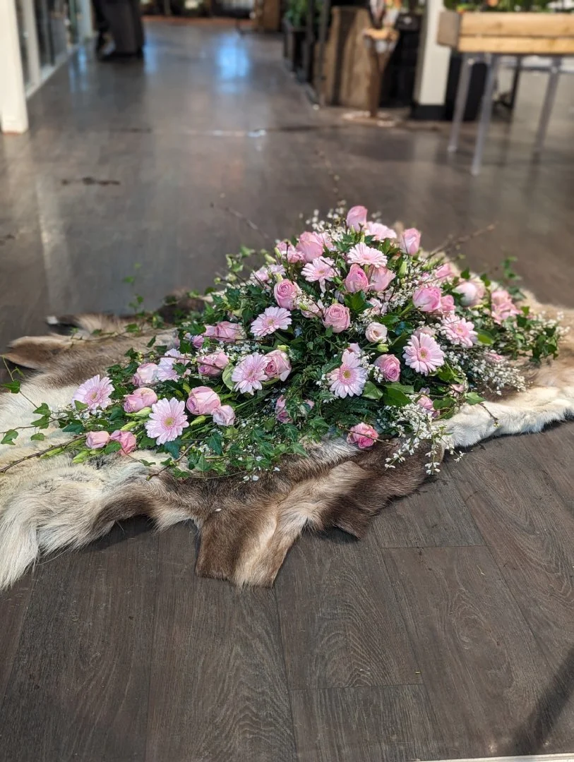 Rosa kistdekoration